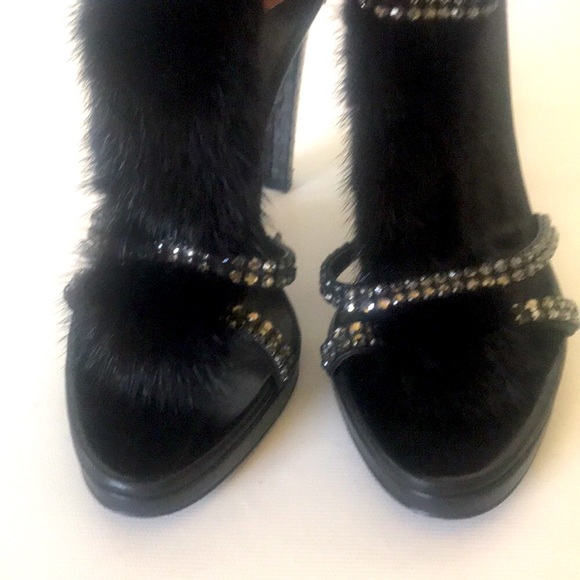 GUCCI sBlack Mink Fur & Swarovski High Heels w/Ankle Straps Size 37.5 - Picture 8 of 16